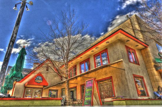 Magpies Newsstand Cafe